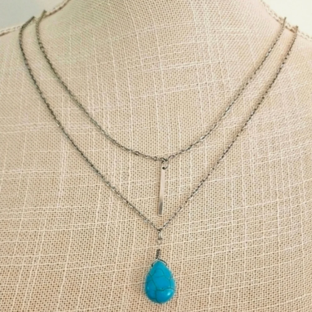 🔥3/$20 Silver and Turquoise Layered Necklace - Picture 3 of 7